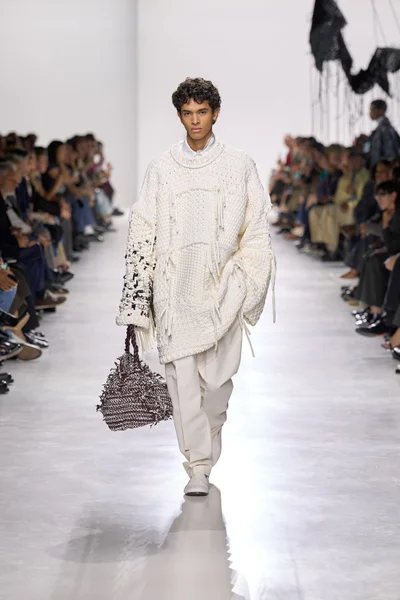 Look 60
